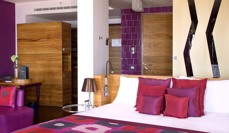 BOHEMIA SUITES - CORNER JUNIOR SUITE BED